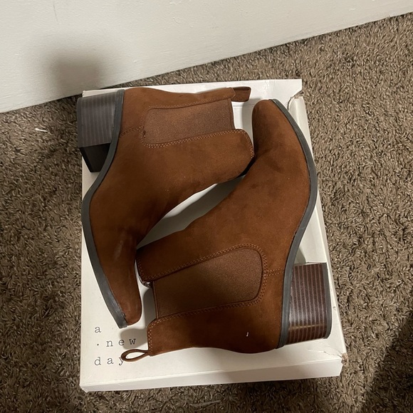 Heeled booties - Picture 3 of 5